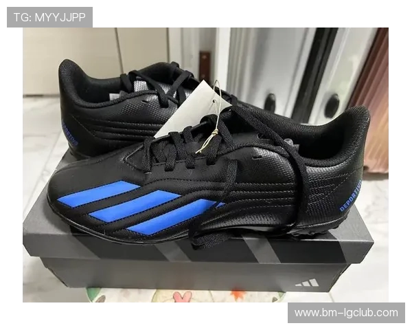 阿迪达斯携手昆明打造限量版足球鞋 结合城市文化与运动精神